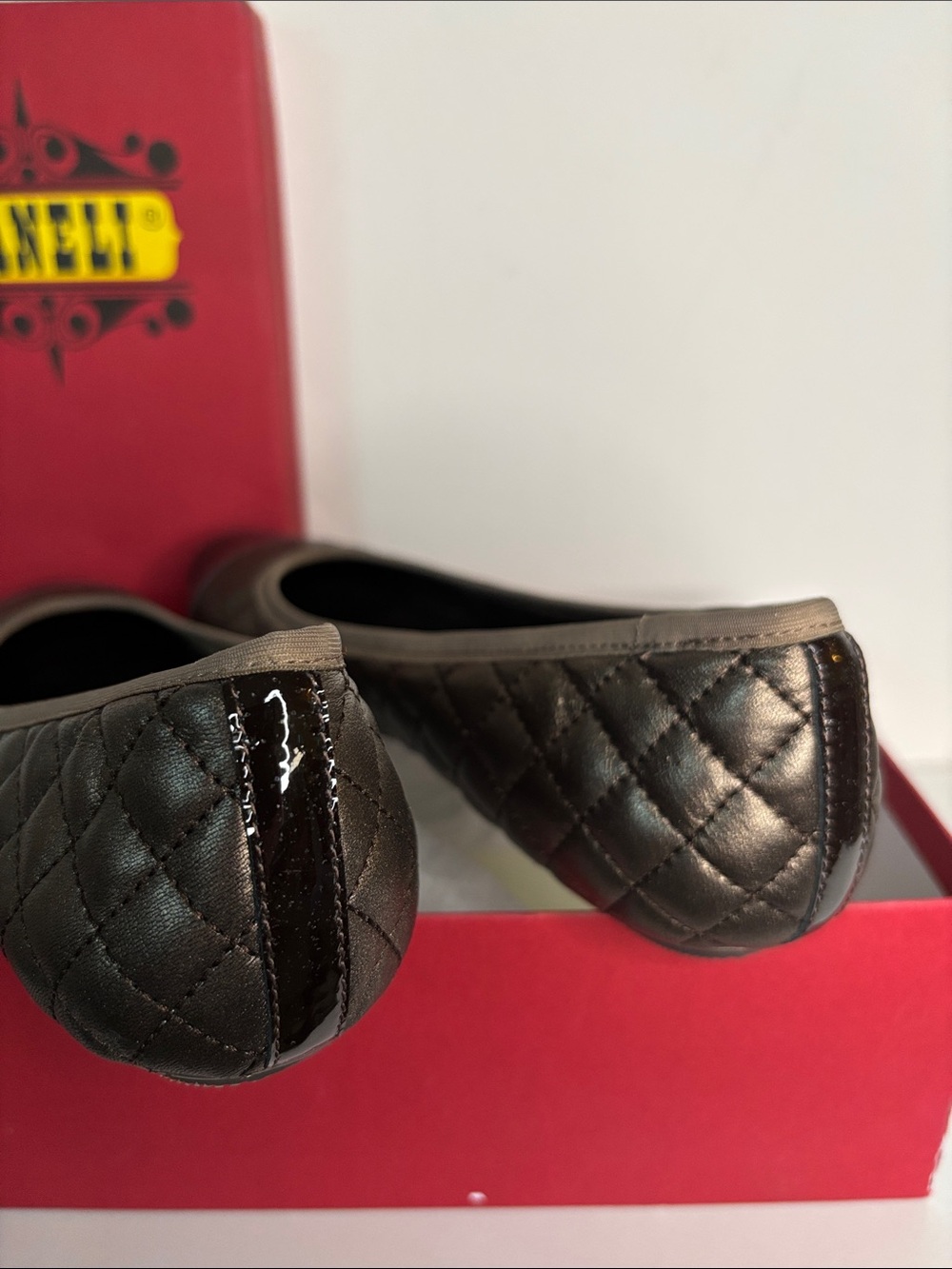 Vaneli Quilted Brown Serena Ballet Flats with Patent Toe 9N NIB - Picture 3 of 7